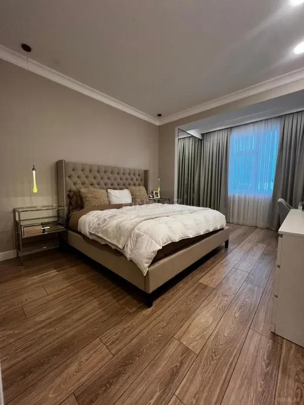 Kirayə verilir 3 otaqlı mənzil 130 m²