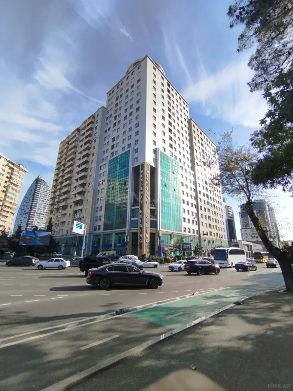 Kirayə verilir 3 otaqlı mənzil 145 m²
