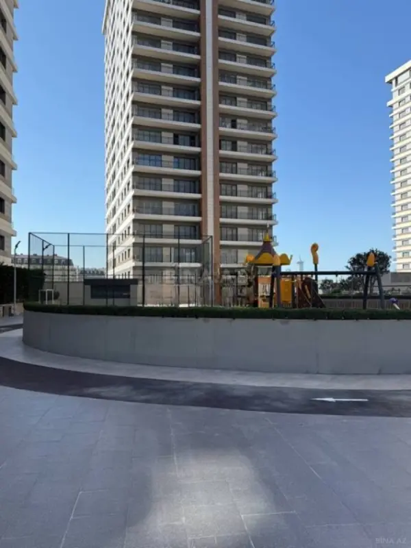Satılır 3 otaqlı mənzil 163 m²