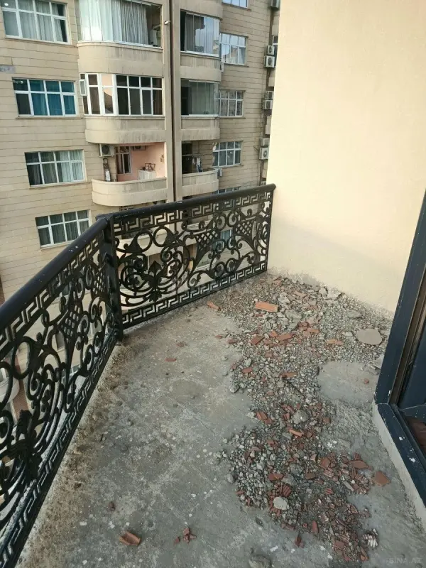 Satılır 4 otaqlı mənzil 227 m²