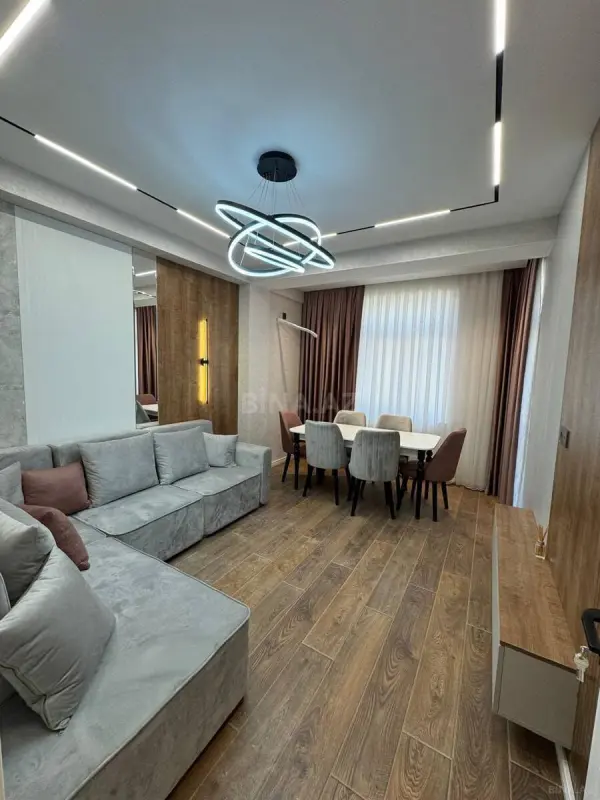 Kirayə verilir 2 otaqlı mənzil 65 m²