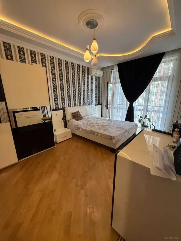 Kirayə verilir 3 otaqlı mənzil 126 m²