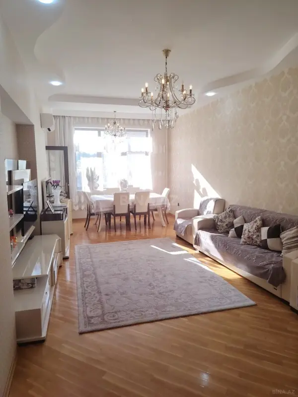 Satılır 2 otaqlı mənzil 106 m²