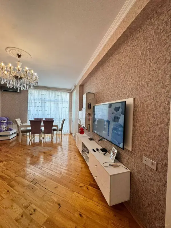 Satılır 2 otaqlı mənzil 86 m²
