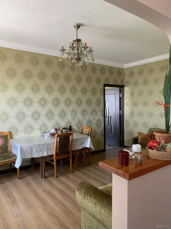 Satılır 5 otaqlı mənzil 110 m²
