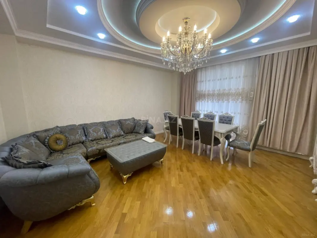 Kirayə verilir 4 otaqlı mənzil 200 m²