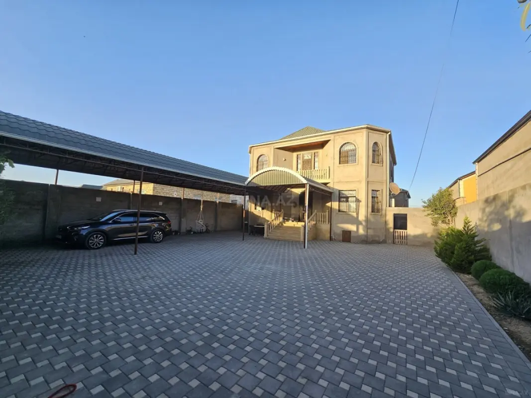 Satılır 7 otaqlı həyət evi 280 m²