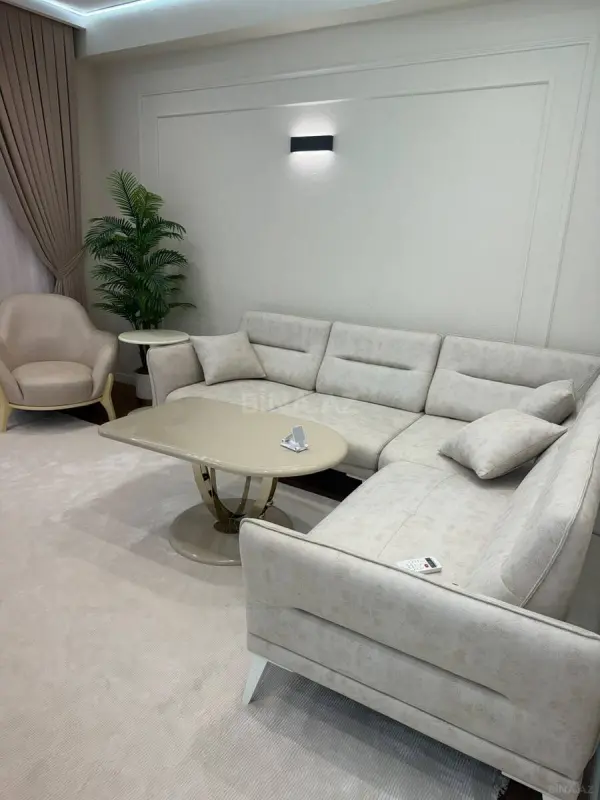 Kirayə verilir 2 otaqlı mənzil 80 m²