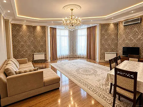 Kirayə verilir 3 otaqlı mənzil 150 m² — Bakı 3 otaq 150.00 m²