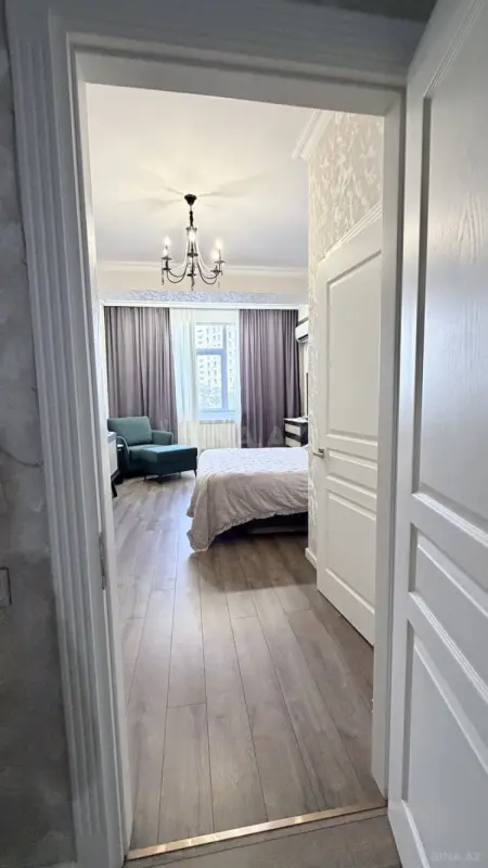 Satılır 3 otaqlı mənzil 99 m²