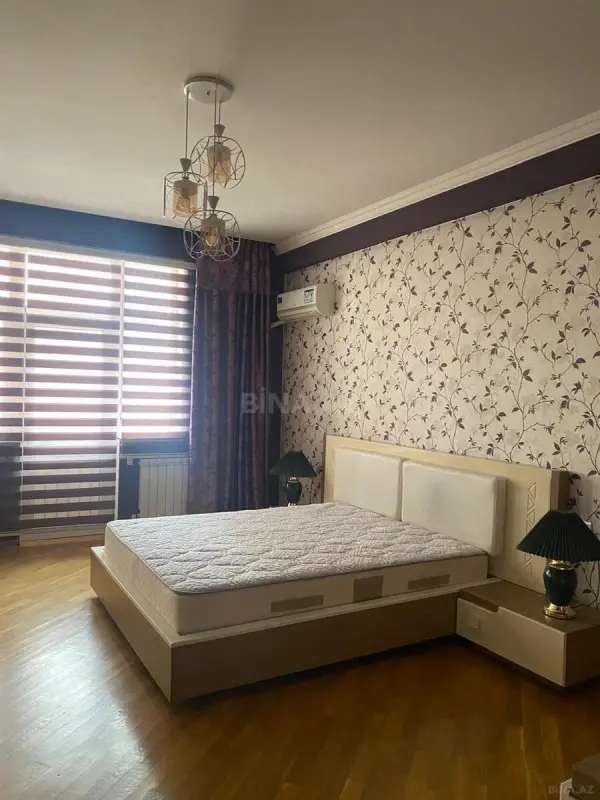 Kirayə verilir 3 otaqlı mənzil 142 m²