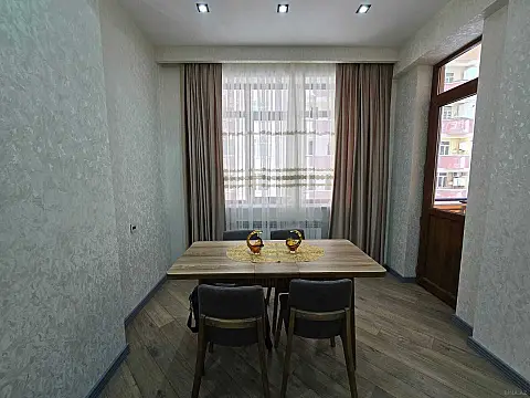 Kirayə verilir 3 otaqlı mənzil 105 m² — Bakı, Nərimanov 3 otaq 105.00 m²