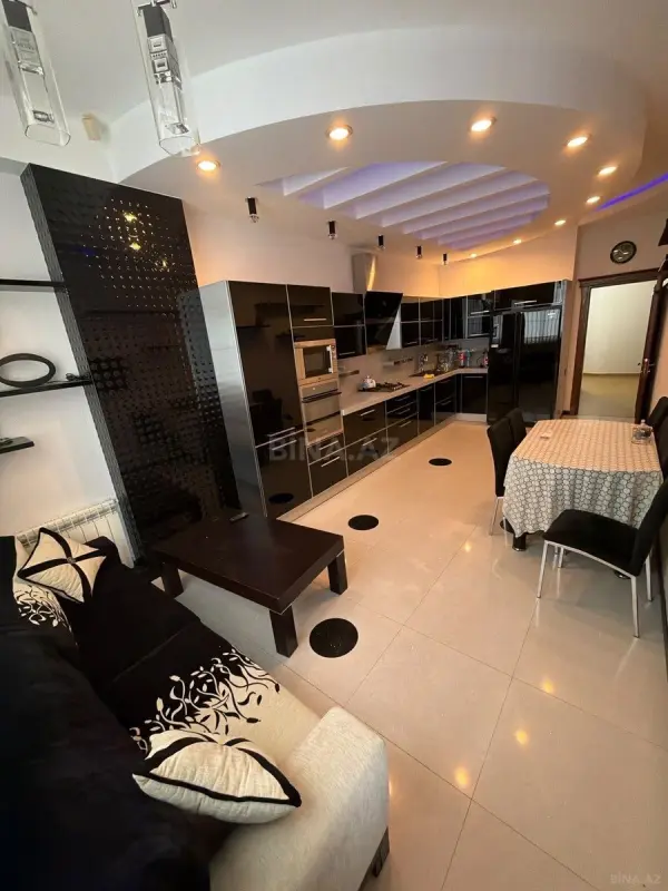 Kirayə verilir 3 otaqlı mənzil 120 m²