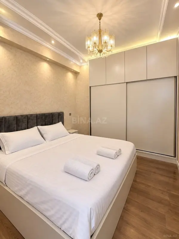 Kirayə verilir 2 otaqlı mənzil 90 m²