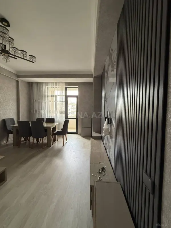 Kirayə verilir 2 otaqlı mənzil 105 m²
