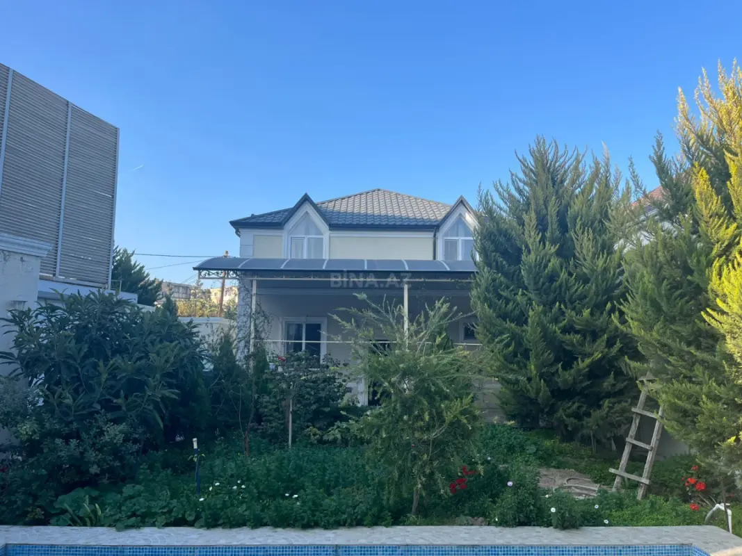 Satılır 6 otaqlı həyət evi 175 m²