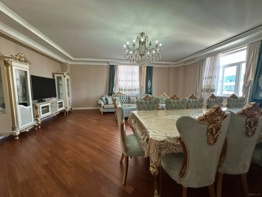 Satılır 3 otaqlı mənzil 150 m²