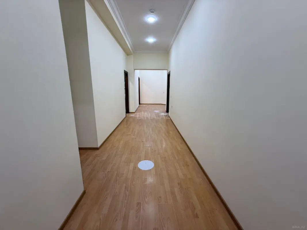 Kirayə verilir 8 otaqlı ofis 255 m²