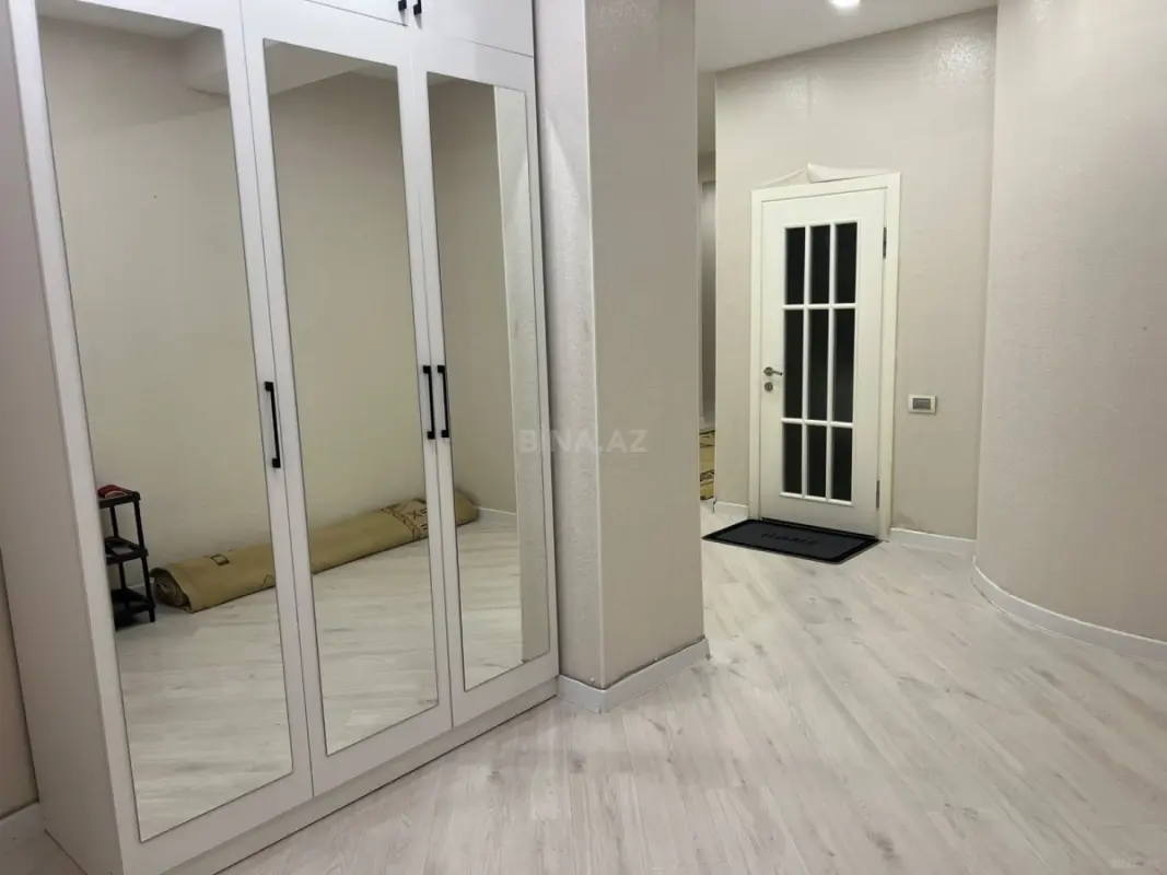 Kirayə verilir 3 otaqlı mənzil 140 m²