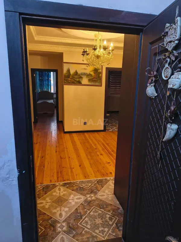 Satılır 3 otaqlı mənzil 122 m²