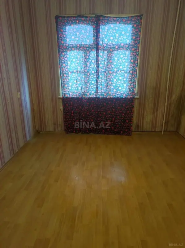 Satılır 4 otaqlı mənzil 110 m²