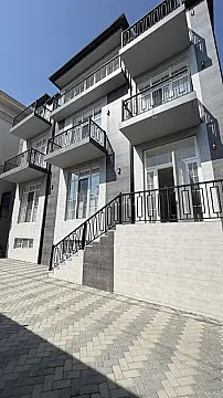 Satılır 8 otaqlı həyət evi 400 m² — Bakı, Həzi Aslanov qəs. 8 otaq 400.00 m²