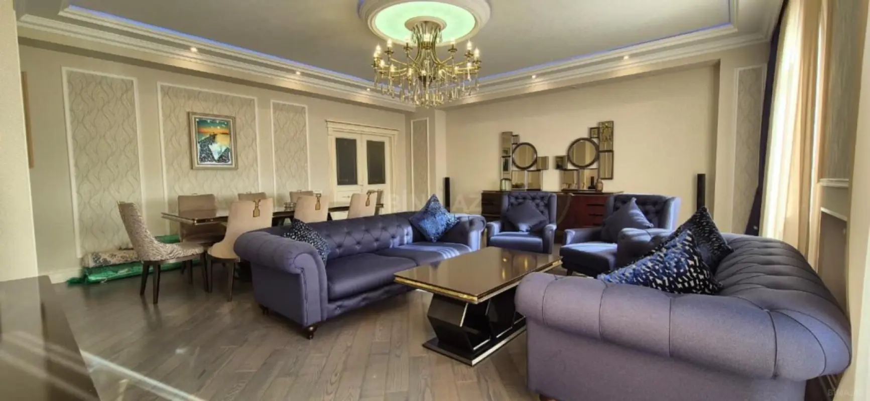 Satılır 4 otaqlı mənzil 290 m²