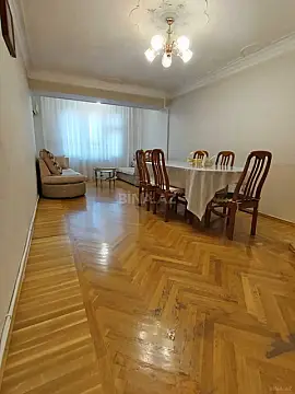 Satılır 3 otaqlı mənzil 97 m² — Bakı, İnşaatçılar 3 otaq 97.00 m²