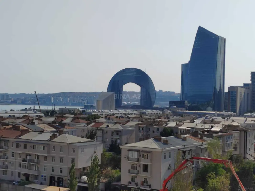 Satılır 3 otaqlı mənzil 125 m²