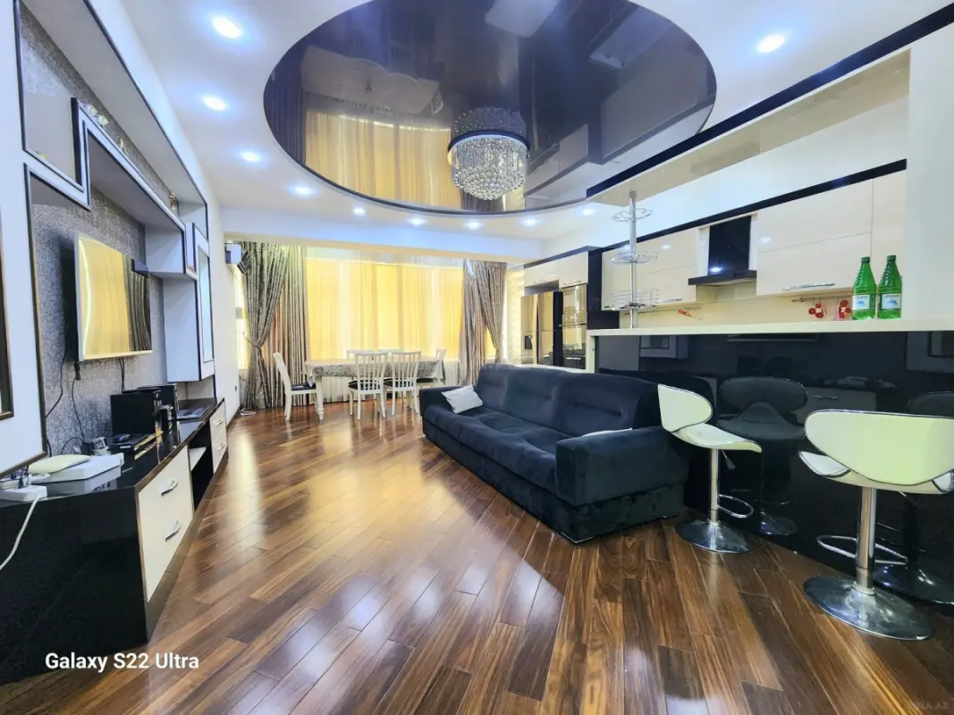 Kirayə verilir 4 otaqlı mənzil 145 m²