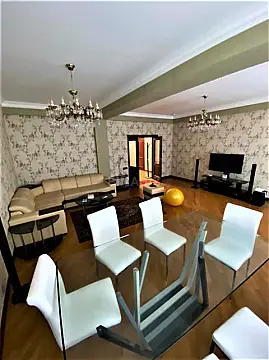 Kirayə verilir 3 otaqlı mənzil 165 m² — Bakı 3 otaq 165.00 m²
