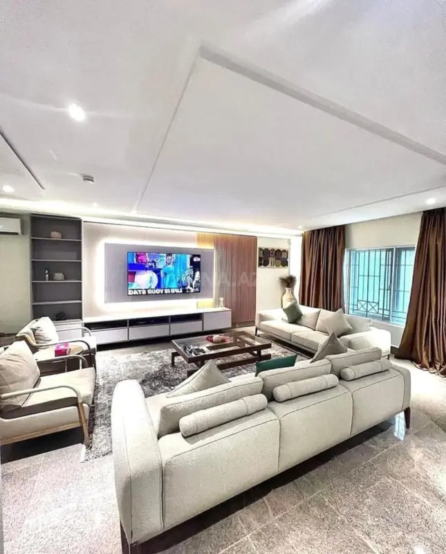 Kirayə verilir 3 otaqlı mənzil 140 m²