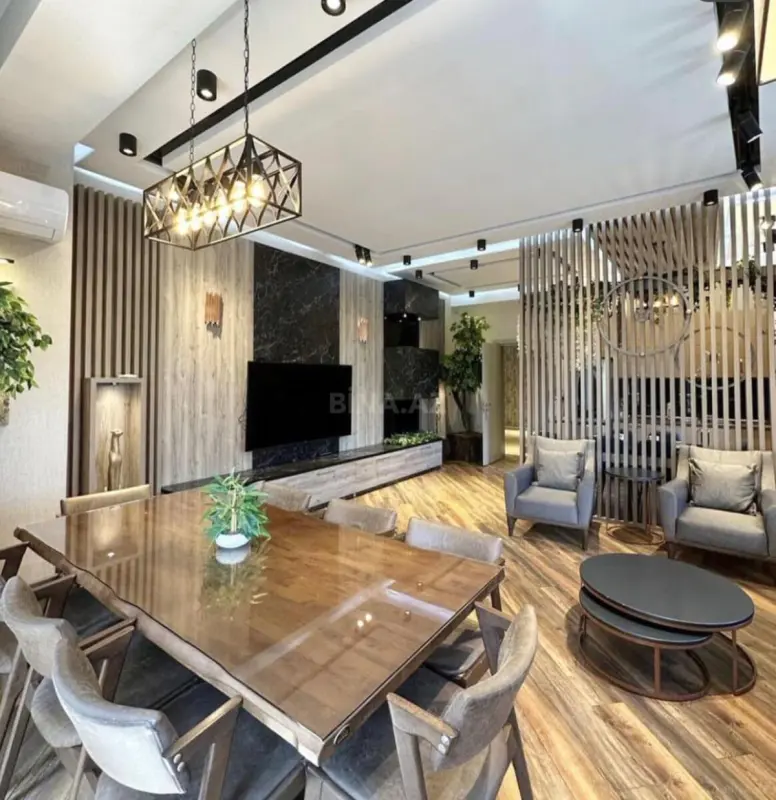 Kirayə verilir 3 otaqlı mənzil 140 m²
