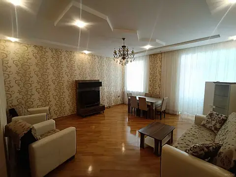 Kirayə verilir 3 otaqlı mənzil 137 m² — Bakı, Xətai 3 otaq 137.00 m²