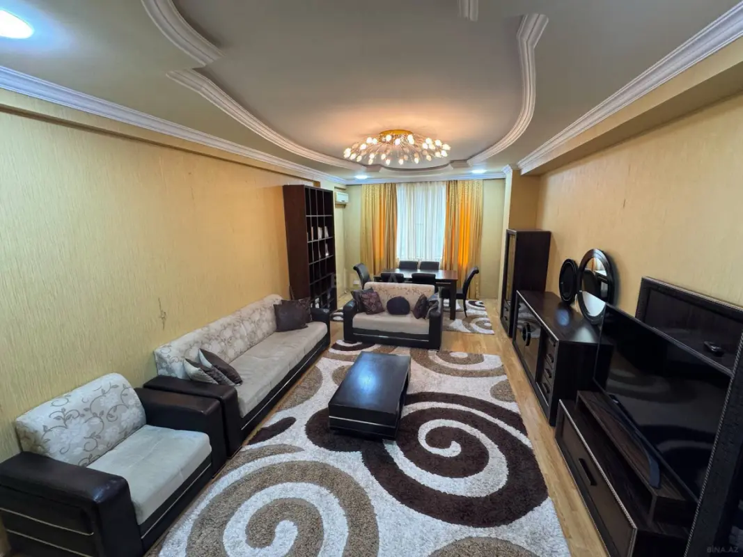 Kirayə verilir 3 otaqlı mənzil 130 m²