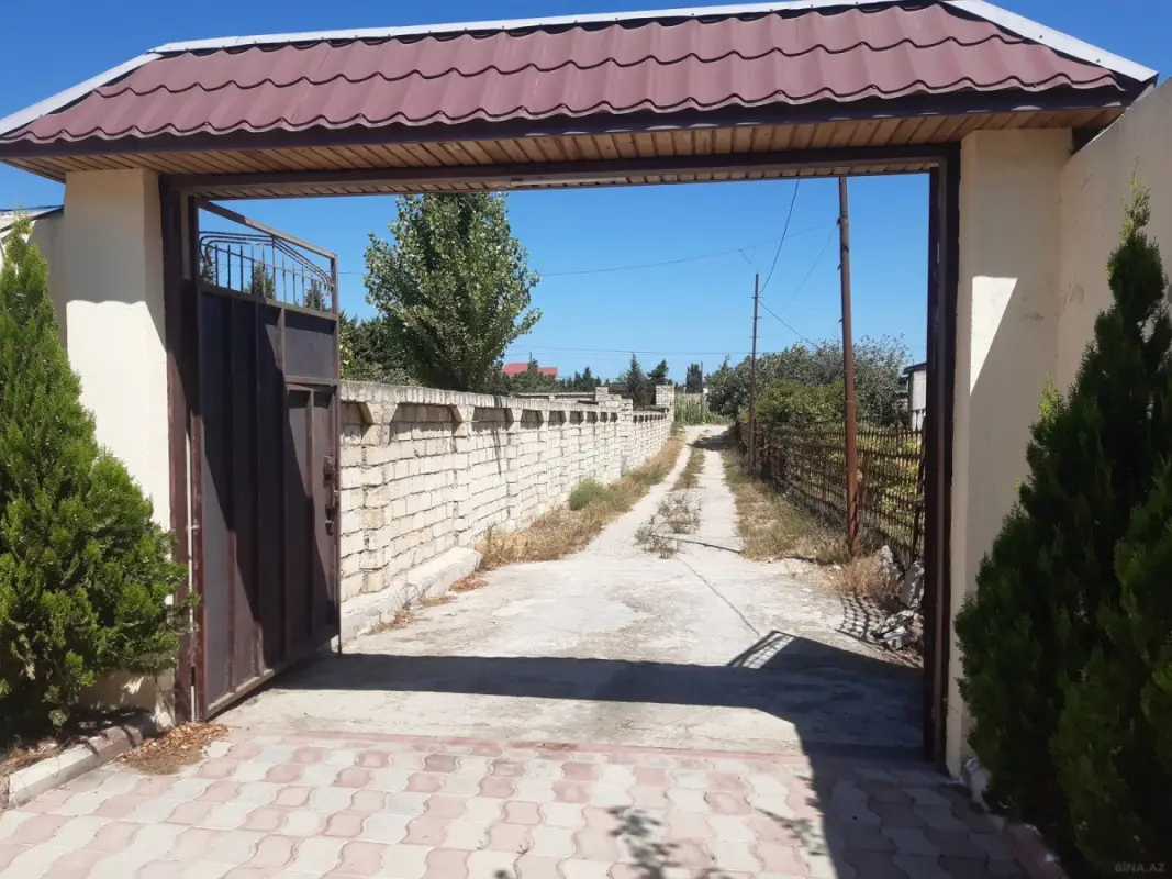 Satılır 5 otaqlı həyət evi 250 m²