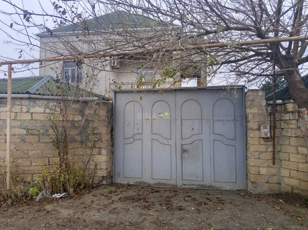 Satılır 5 otaqlı həyət evi 180 m²