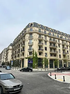 Satılır 3 otaqlı mənzil 135 m² — Bakı 3 otaq 135.00 m²