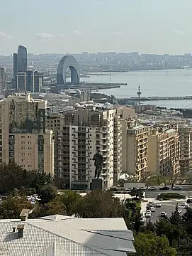 Satılır 3 otaqlı mənzil 124 m² — Bakı 3 otaq 124.00 m²