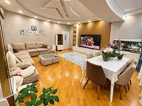 Satılır 3 otaqlı mənzil 135 m² — Bakı, İnşaatçılar 3 otaq 135.00 m²