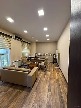 Kirayə verilir 4 otaqlı ofis 130 m² — Bakı 4 otaq 130.00 m²