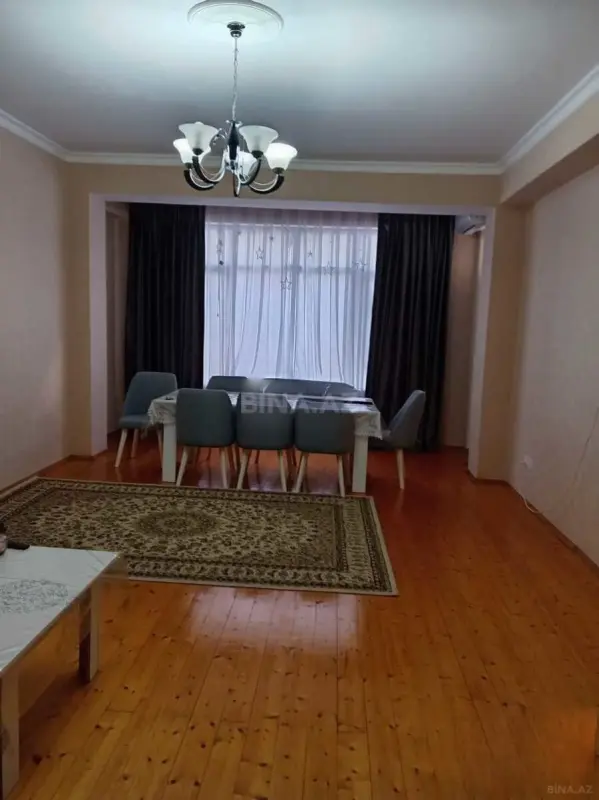 Satılır 3 otaqlı mənzil 145 m²