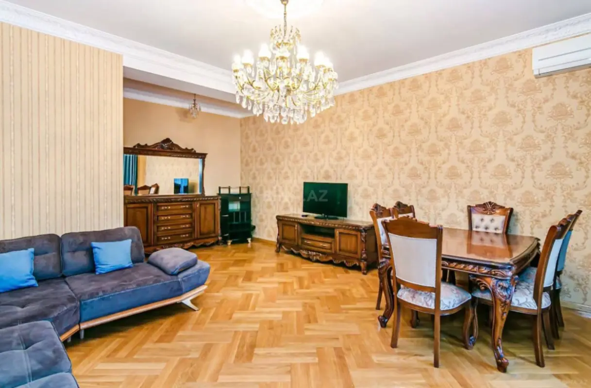 Kirayə verilir 3 otaqlı mənzil 160 m²