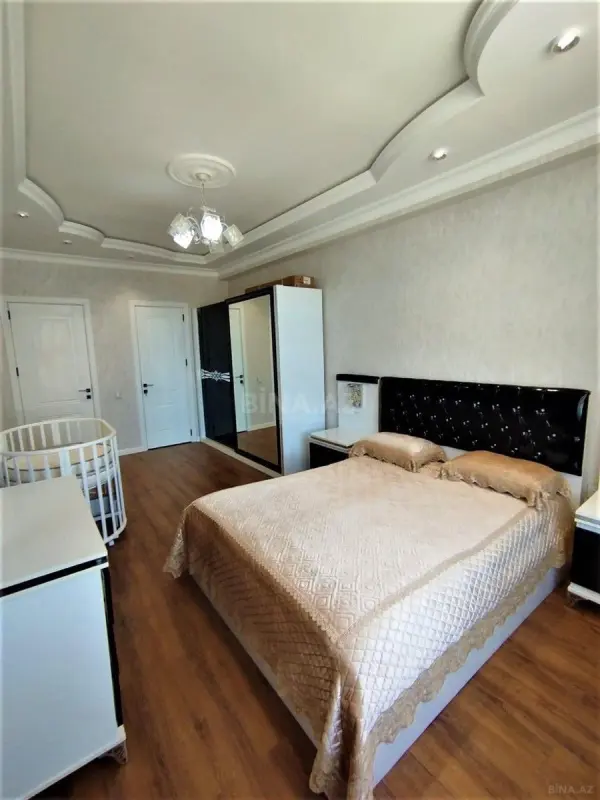 Kirayə verilir 2 otaqlı mənzil 90 m²