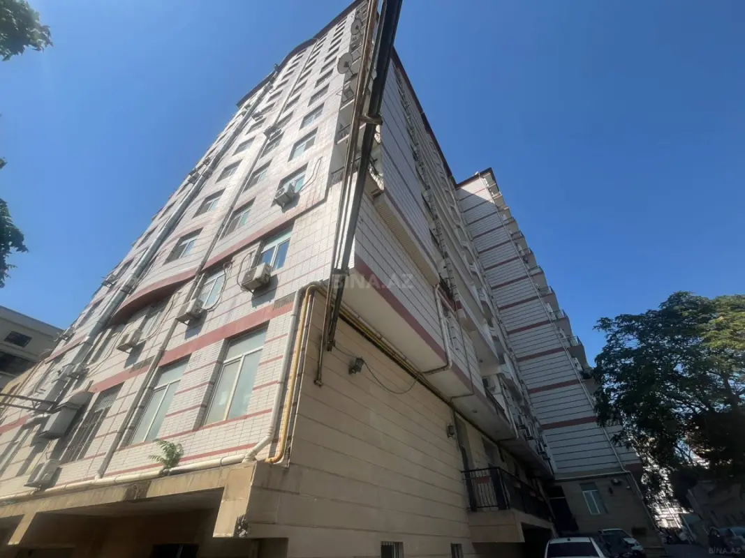 Satılır 3 otaqlı mənzil 127 m²