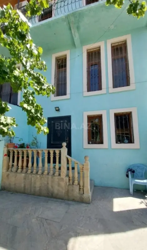 Satılır 4 otaqlı həyət evi 200 m²