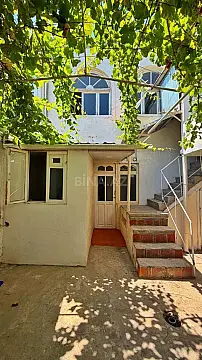 Kirayə verilir 5 otaqlı həyət evi 100 m² — Bakı 5 otaq 100.00 m²