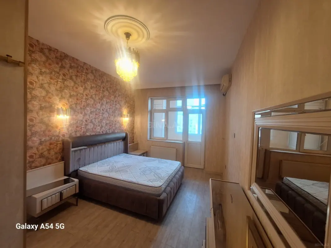 Satılır 3 otaqlı mənzil 110 m²