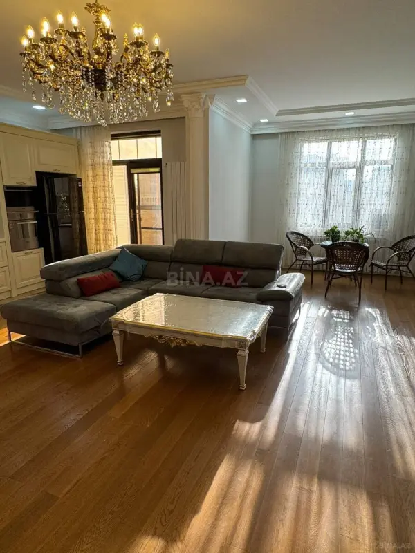 Kirayə verilir 2 otaqlı mənzil 96 m²
