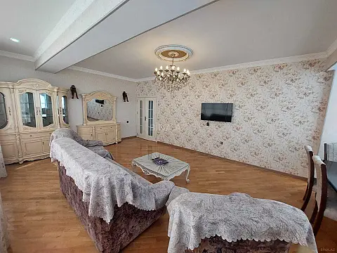 Kirayə verilir 3 otaqlı mənzil 100 m² — Bakı 3 otaq 100.00 m²